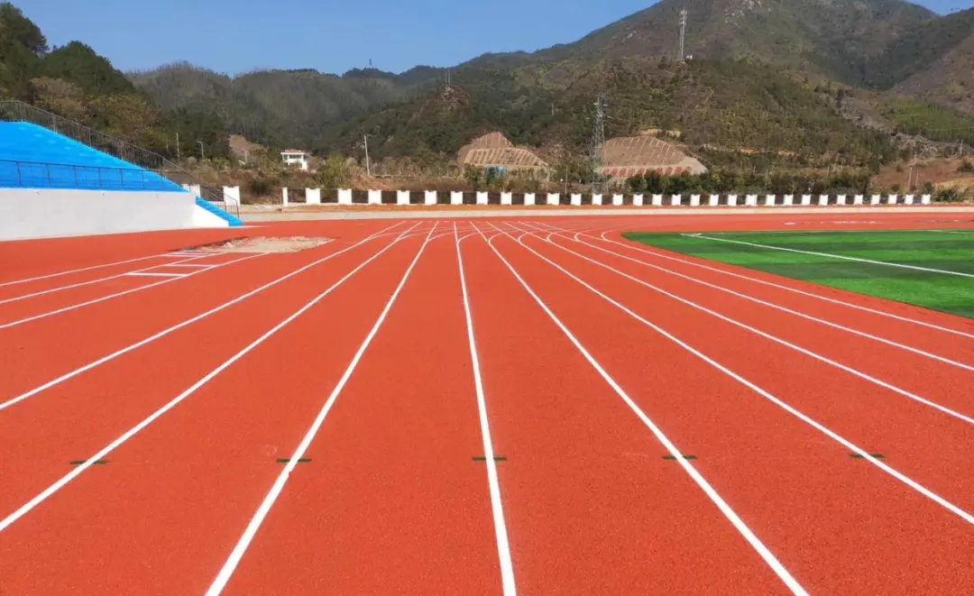 大中小学校专用体育场塑胶跑道​
